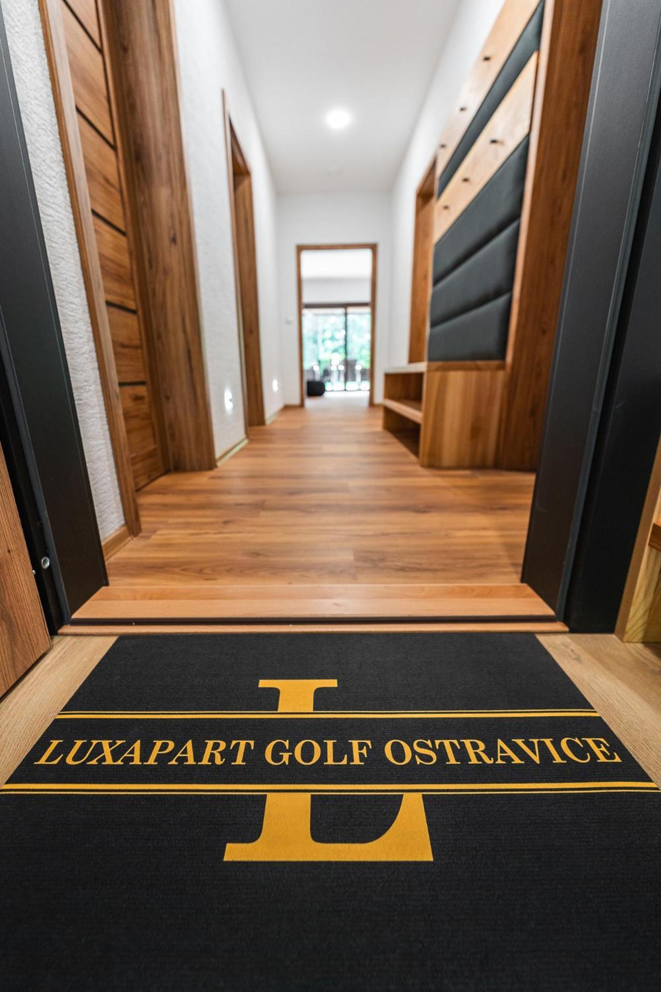 Luxapart Golf Остравице Екстериор снимка